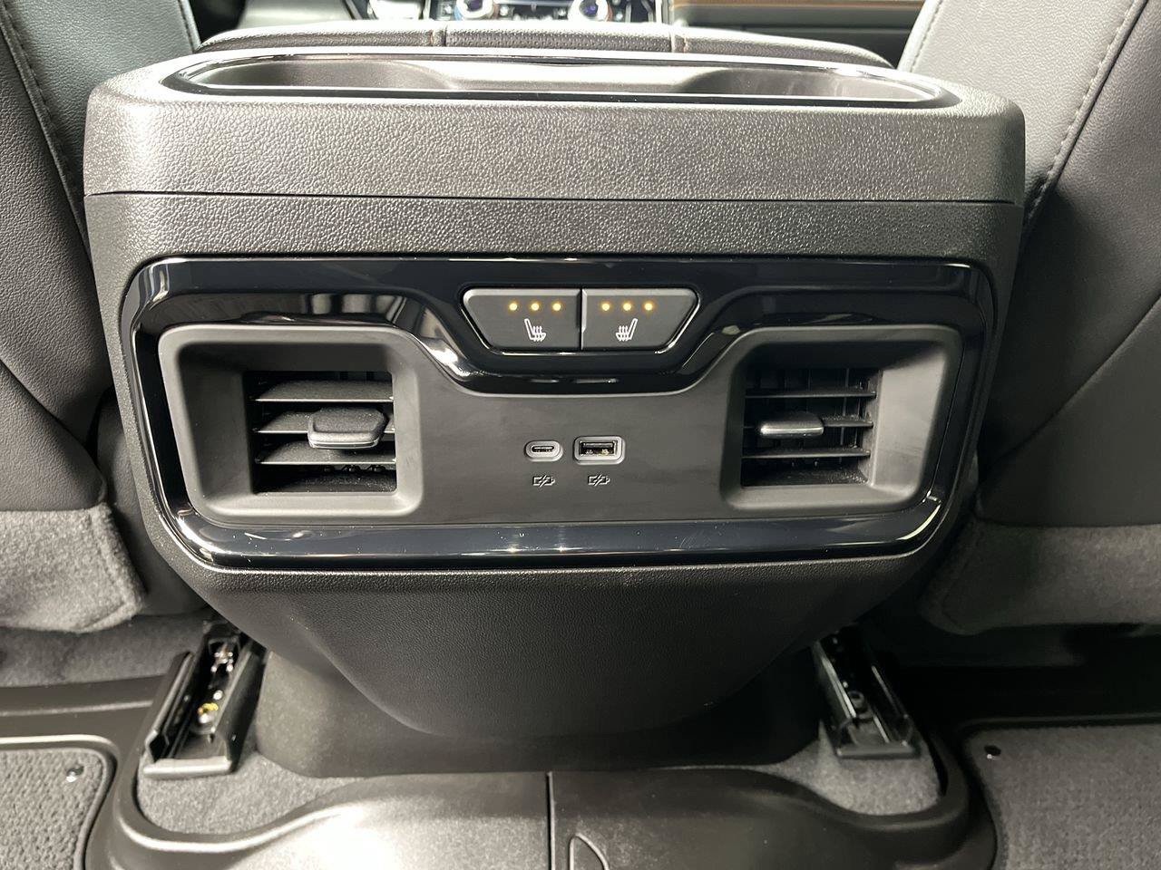 Certified 2025 GMC Sierra 1500 AT4 w/ Technology Package AWD/4WD image 15