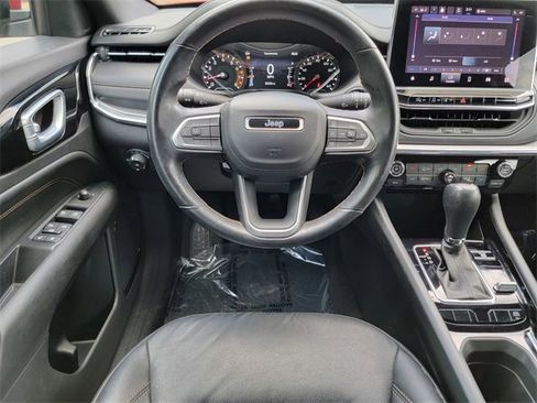 Certified 2022 Jeep Compass Limited image 31