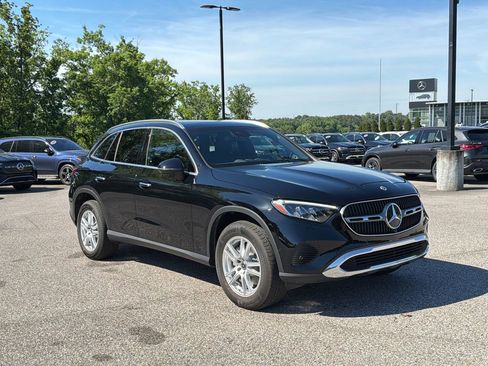 Used 2025 Mercedes-Benz GLC 300 image 1