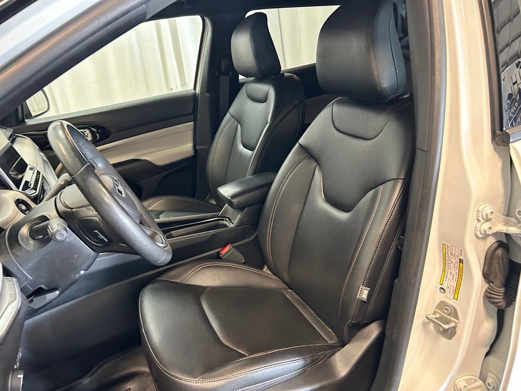 Used 2024 Jeep Compass Limited AWD/4WD image 9