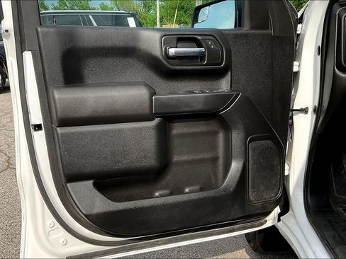 Used 2023 Chevrolet Silverado 1500 Custom image 17