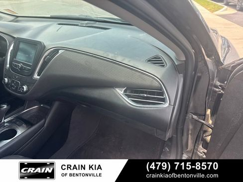 Used 2018 Chevrolet Malibu LT FWD image 41