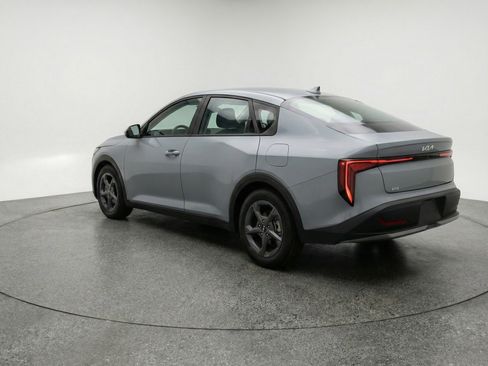 Used 2025 Kia K4 FWD image 6