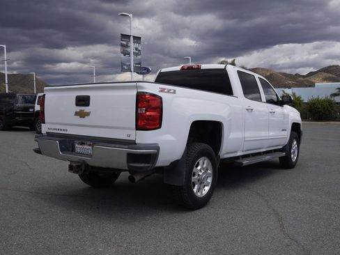 Used 2015 Chevrolet Silverado 2500 LT w/ LT Convenience Package RWD image 3