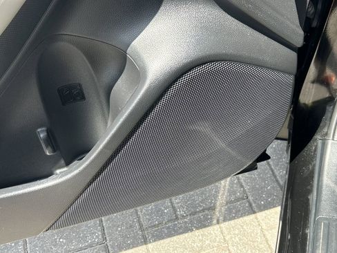 Used 2021 Subaru Forester Premium image 19