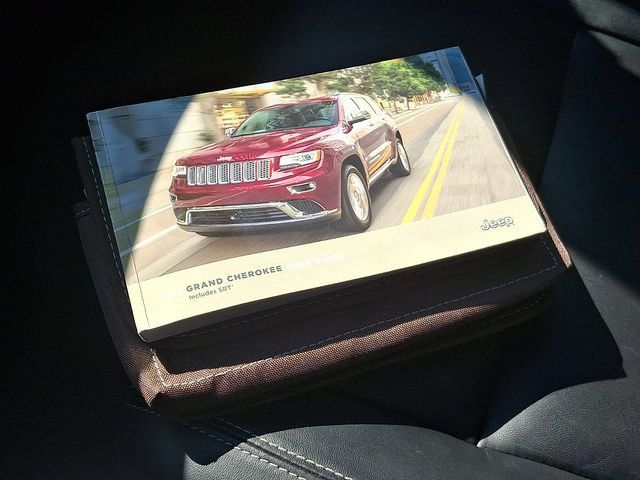 Used 2017 Jeep Grand Cherokee Limited AWD/4WD image 29