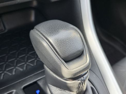 Used 2025 Toyota RAV4 XLE w/ Convenience Package FWD image 20