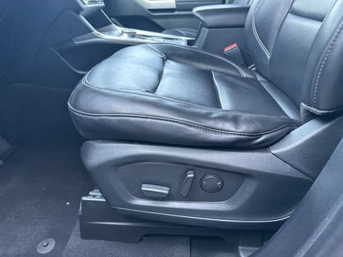 Certified 2021 Ford Explorer XLT w/ Equipment Group 202A RWD image 13