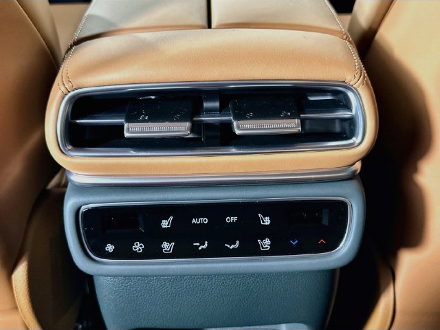 New 2027 Genesis GV80 3.5T Prestige AWD/4WD image 18