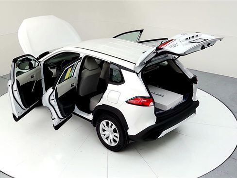 Used 2023 Toyota Corolla Cross L image 19