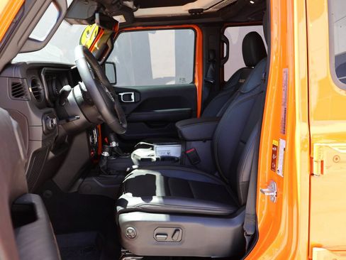 Used 2025 Jeep Wrangler Unlimited Rubicon 392 AWD/4WD image 8