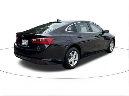 Used 2024 Chevrolet Malibu LT image 3