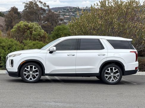 Used 2020 Hyundai Palisade SEL w/ Premium Package FWD image 3