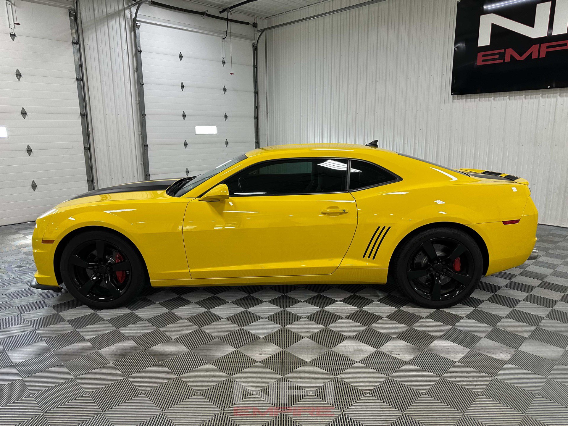 Used 2011 Chevrolet Camaro SS w/ RS Package RWD image 2