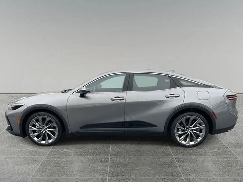 Used 2024 Toyota Crown Limited image 2