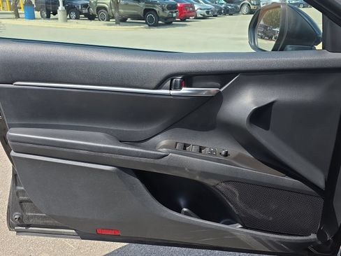 Used 2021 Toyota Camry SE FWD image 23