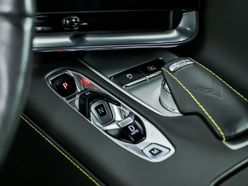 Used 2021 Chevrolet Corvette Stingray Premium Conv w/ Z51 Performance Package image 38