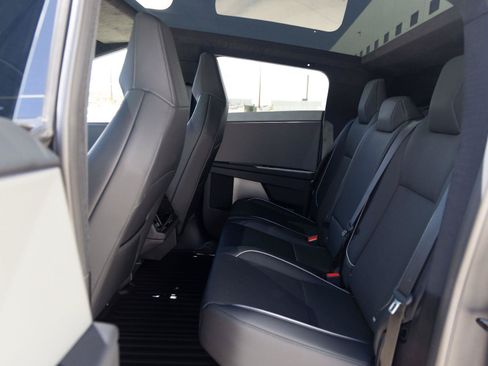 Used 2025 Tesla Cybertruck AWD Crew Cab image 23