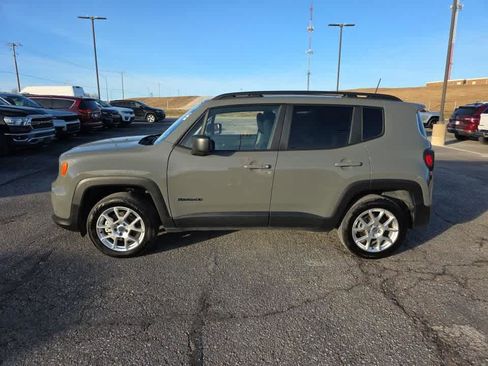 Used 2022 Jeep Renegade Latitude w/ Convenience Group image 6