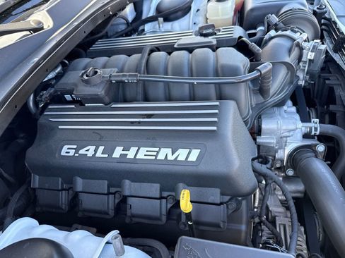 Used 2023 Chrysler 300 C RWD image 33