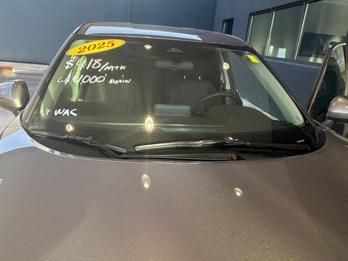 Used 2025 Nissan Rogue SV image 37