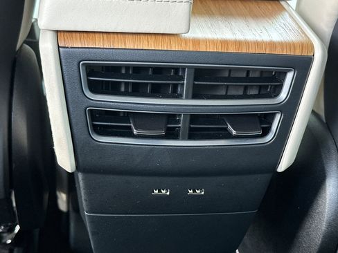 Used 2019 Tesla Model X Standard Range image 16