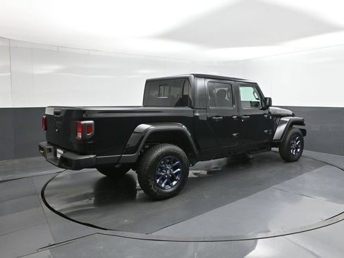 New 2026 Jeep Gladiator Sport AWD/4WD image 8