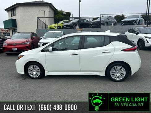 Used 2025 Nissan Leaf S FWD image 8