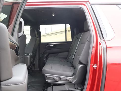 New 2026 Chevrolet Suburban LS image 33