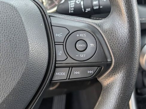 Used 2025 Toyota RAV4 XLE w/ Convenience Package FWD image 22