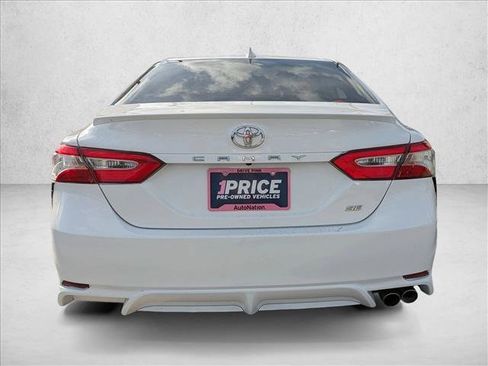 Used 2020 Toyota Camry SE image 7