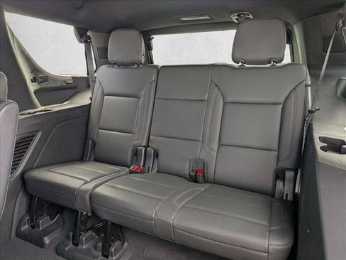 Used 2022 Chevrolet Tahoe Z71 w/ Z71 Off-Road Package AWD/4WD image 21