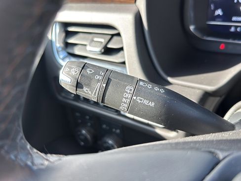 Used 2024 Chevrolet Tahoe High Country image 35