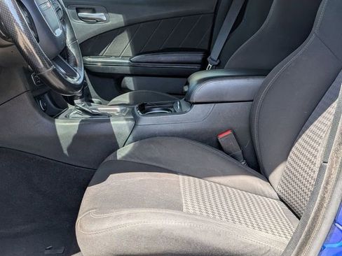 Used 2019 Dodge Charger R/T w/ Blacktop Package RWD image 12