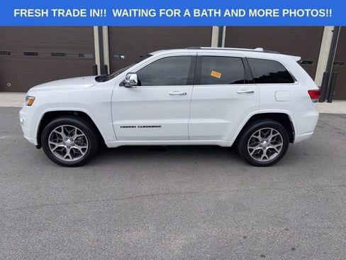 Used 2021 Jeep Grand Cherokee Overland AWD/4WD image 3