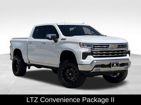 Used 2022 Chevrolet Silverado 1500 LTZ w/ LTZ Convenience Package II AWD/4WD image 2
