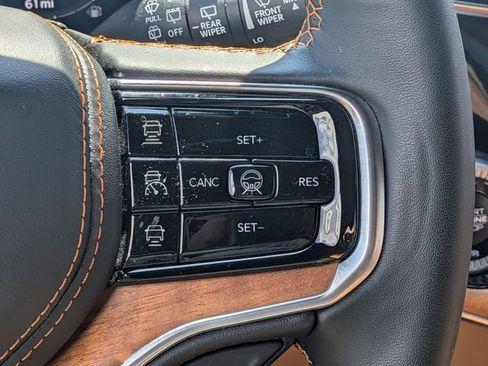 Used 2024 Jeep Grand Wagoneer Series III w/ Rear Seat Video Group 1 AWD/4WD image 20