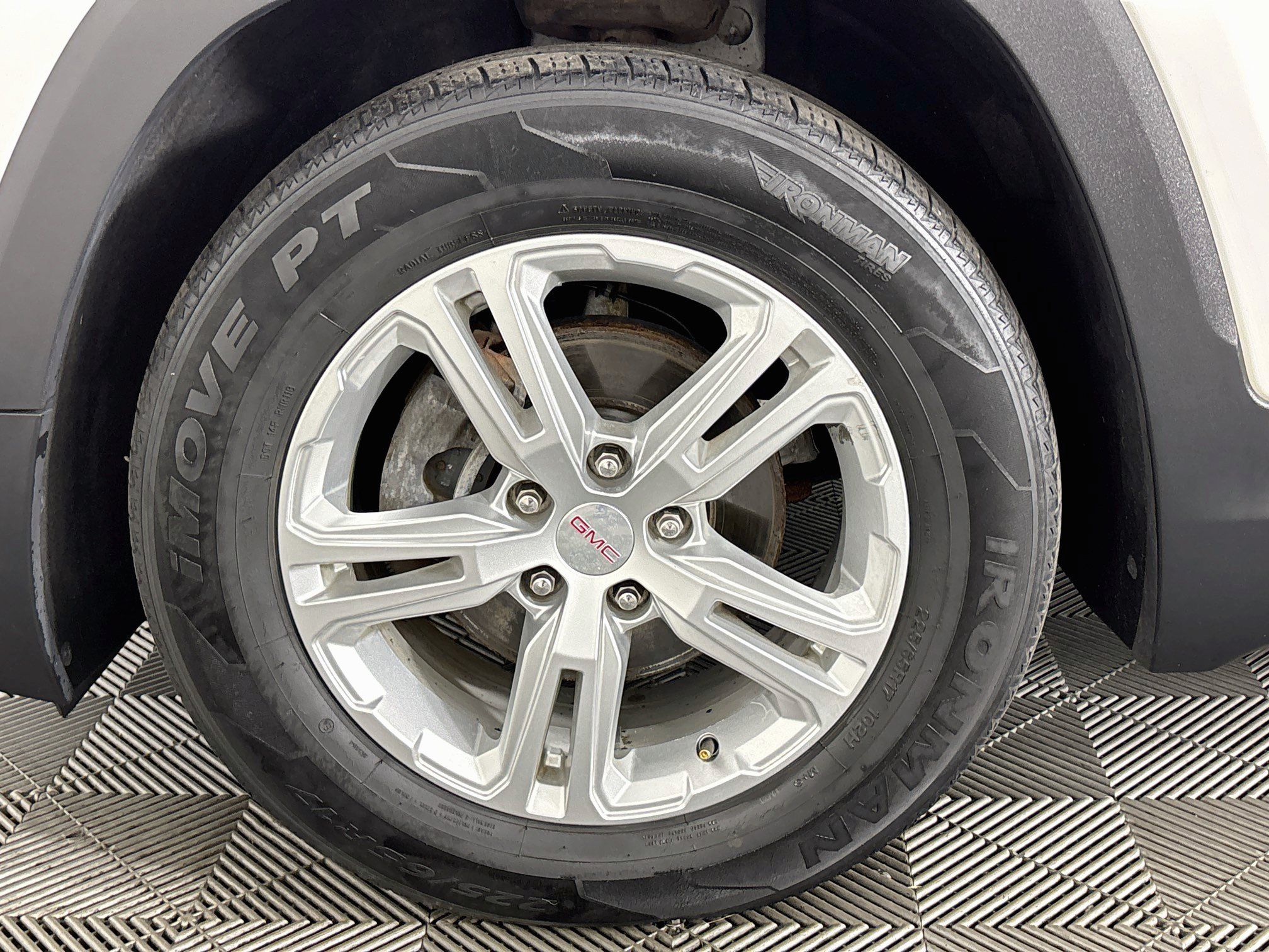Used 2018 GMC Terrain SLE FWD image 36