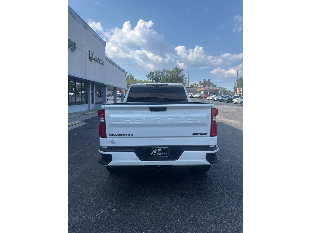 Used 2025 Chevrolet Silverado 1500 ZR2 w/ Technology Package AWD/4WD image 8