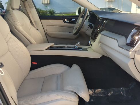 Used 2023 Volvo XC60 B5 Ultimate w/ Protection Package Premier FWD image 24