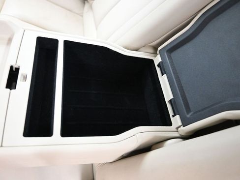 Used 2017 Lincoln Continental Select w/ Climate Package image 29