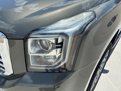 Used 2017 GMC Yukon XL Denali w/ Open Road Package AWD/4WD image 12