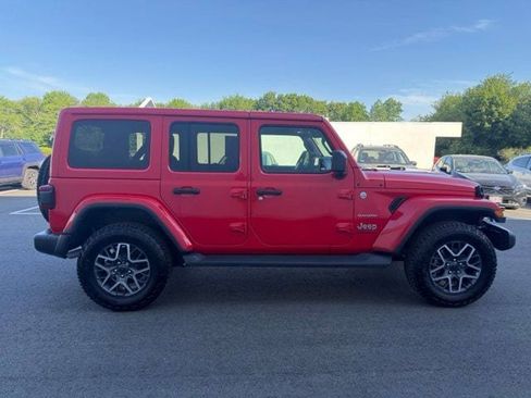Used 2024 Jeep Wrangler Unlimited Sahara AWD/4WD image 5