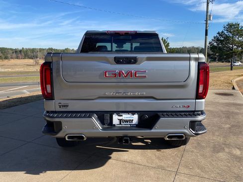 Used 2024 GMC Sierra 1500 AT4 w/ Technology Package image 5
