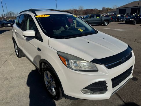 Used 2014 Ford Escape SE w/ Equipment Group 201A image 3