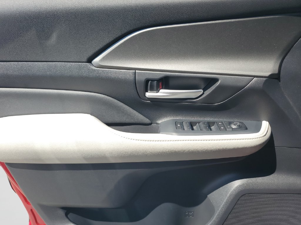 Certified 2025 Toyota Grand Highlander FWD image 18