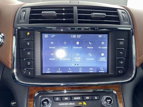 Used 2020 Lincoln Continental Black Label w/ Rear Seat Amenities Package image 21