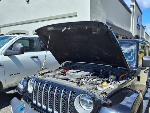 Certified 2022 Jeep Wrangler Unlimited Sahara w/ Cold Weather Group AWD/4WD image 12