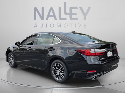 Used 2016 Lexus ES 350 w/ Luxury Package w/Wood Trim FWD image 3