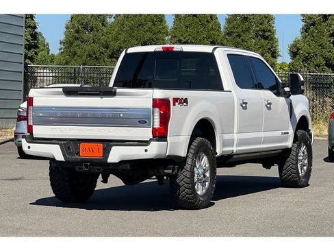 Used 2019 Ford F350 Limited image 5